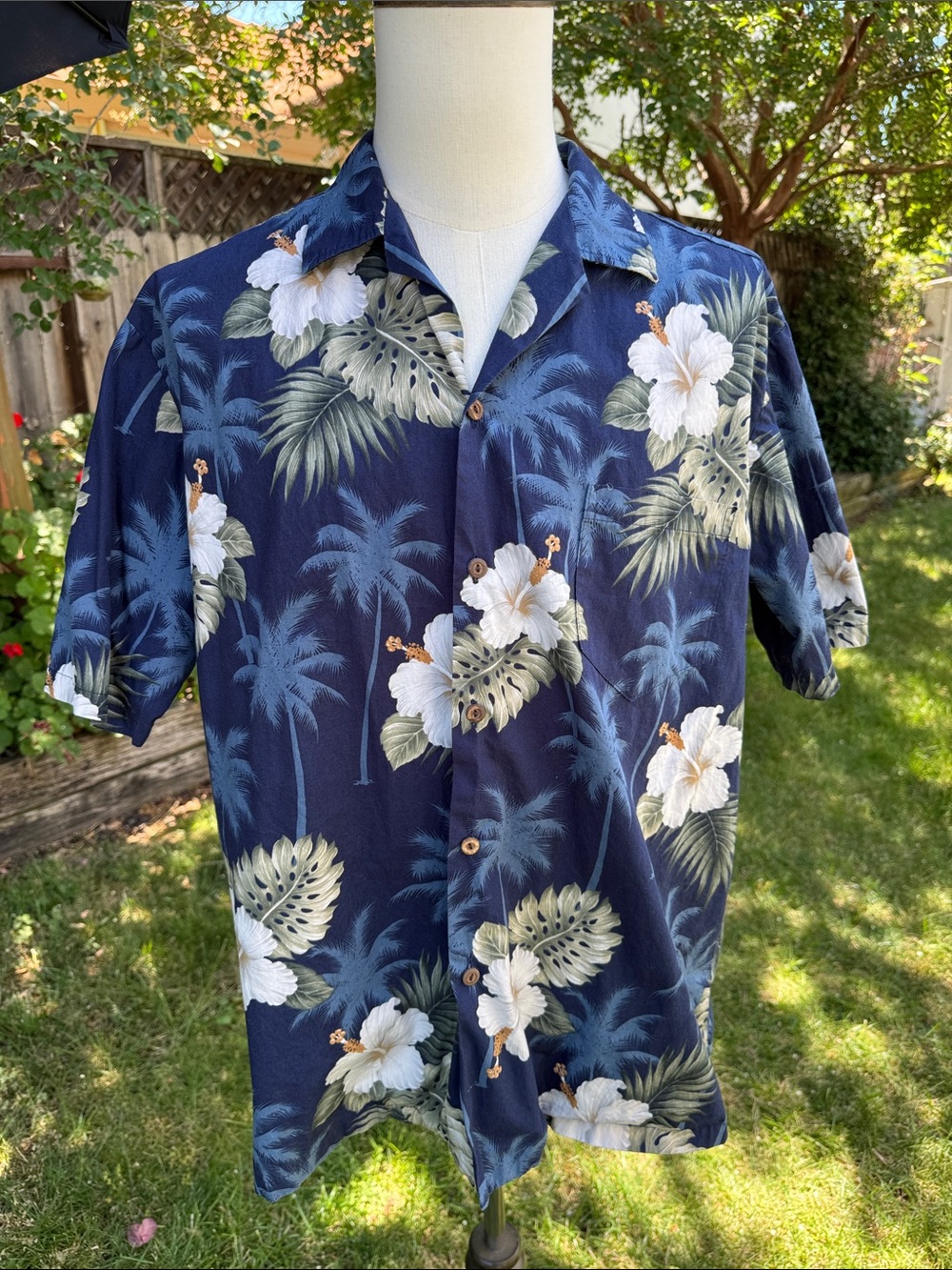Pacific Legend Navy Blue White Hibiscus Flowers Hawaiian Floral Camp Shirt Sz XL